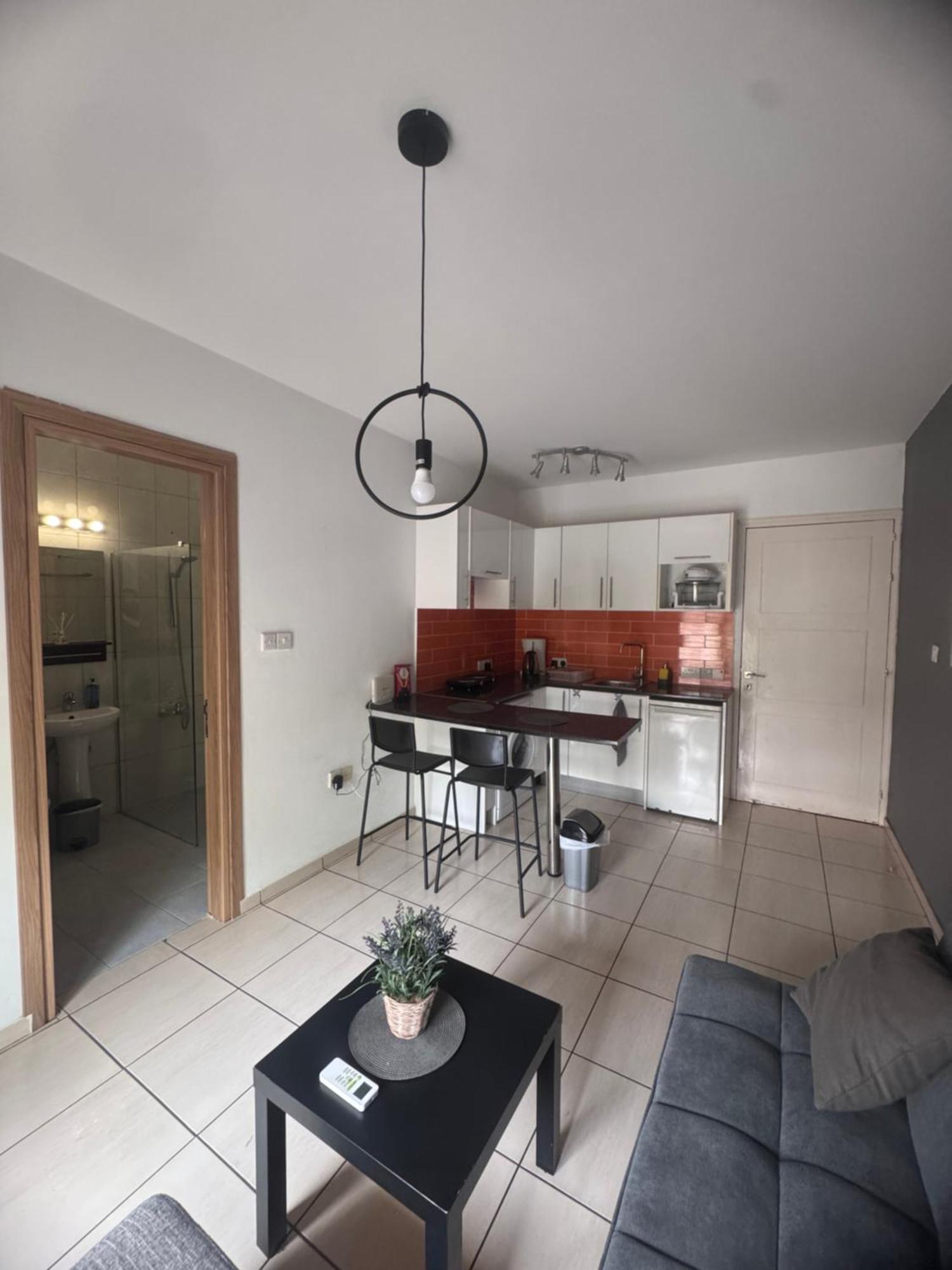 Cozy 1 Bedroom Apartment Close To The Beach Paphos Ngoại thất bức ảnh